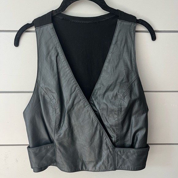 Wilson’s Leather Black Wrap Vest Size L Vintage Y2K Moto Grunge Crop Style - Picture 1 of 6